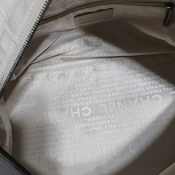 SALE! Chanel Choco Bar Coco Mark Lux Square Stitch White Boston Bowler Handbag - Picture 9 of 13